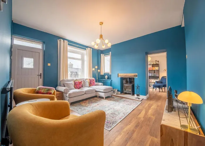 Host & Stay - Corner Cottage